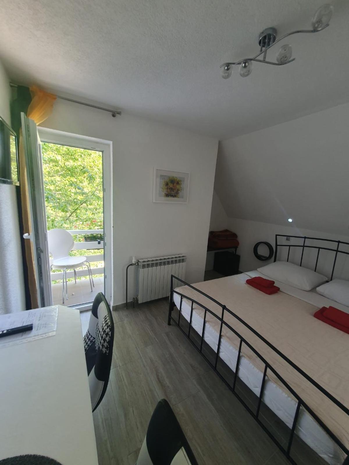 Guesthouse Nikola Plitvicka Jezera Ngoại thất bức ảnh