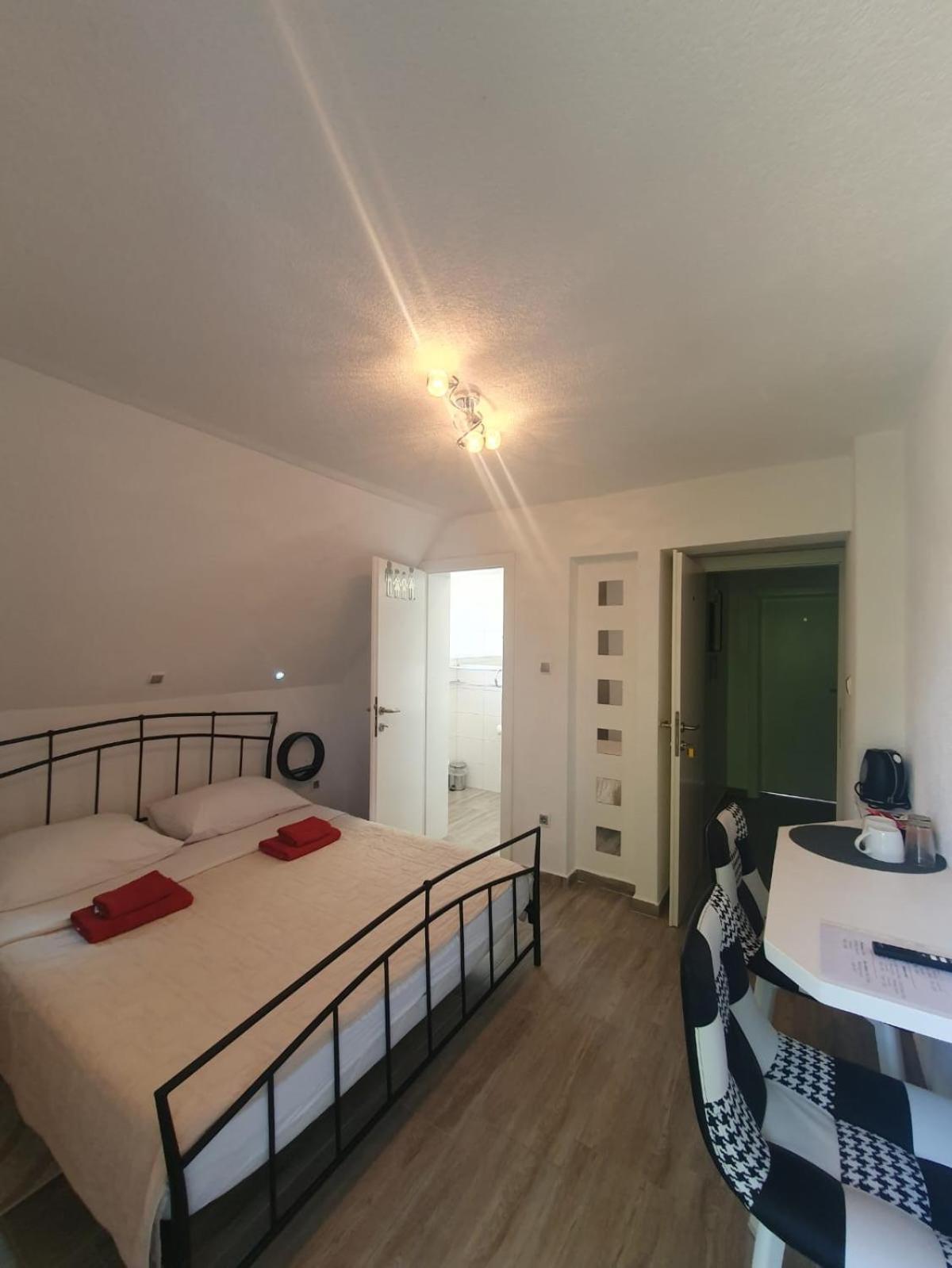 Guesthouse Nikola Plitvicka Jezera Ngoại thất bức ảnh