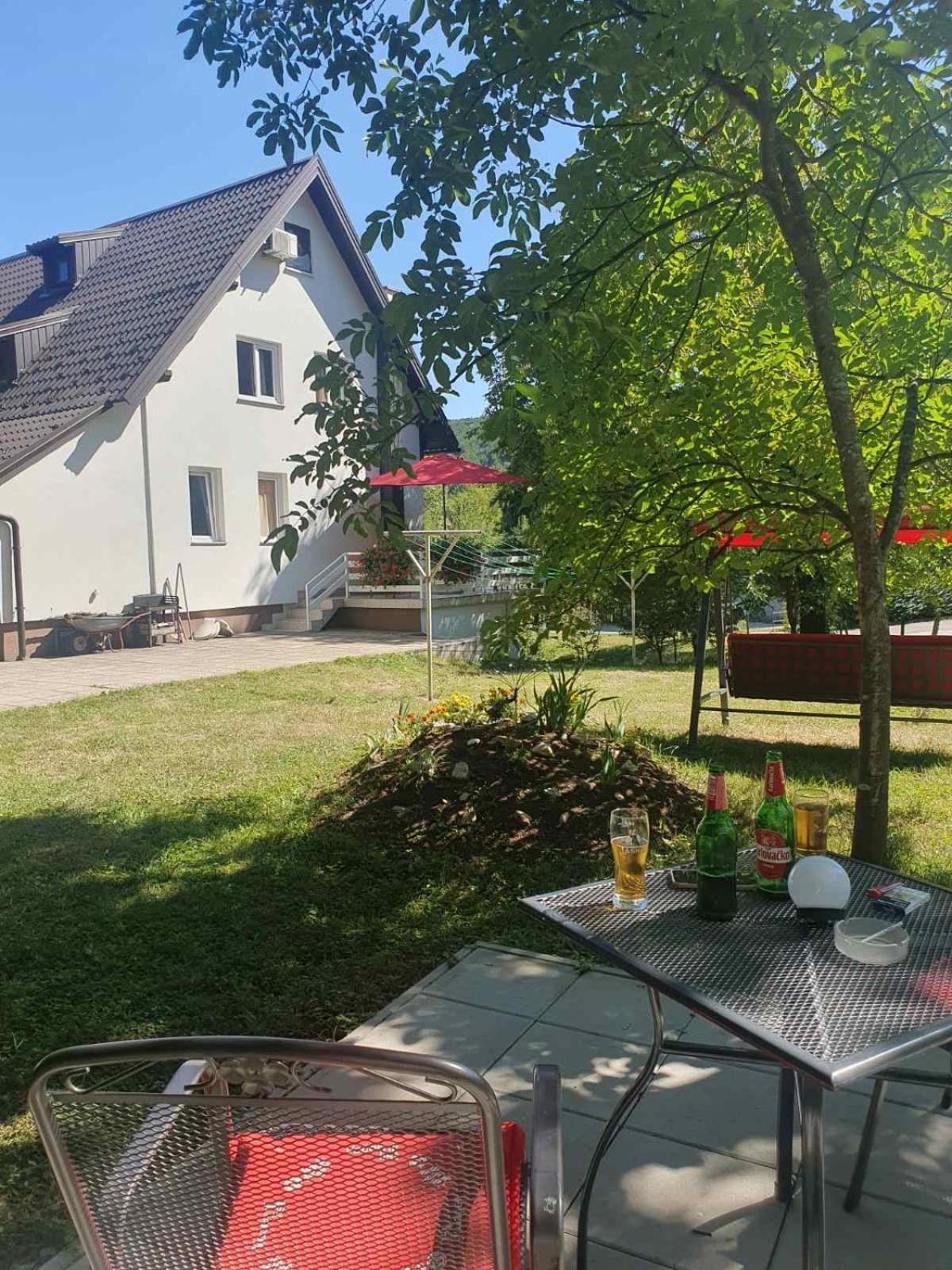 Guesthouse Nikola Plitvicka Jezera Ngoại thất bức ảnh