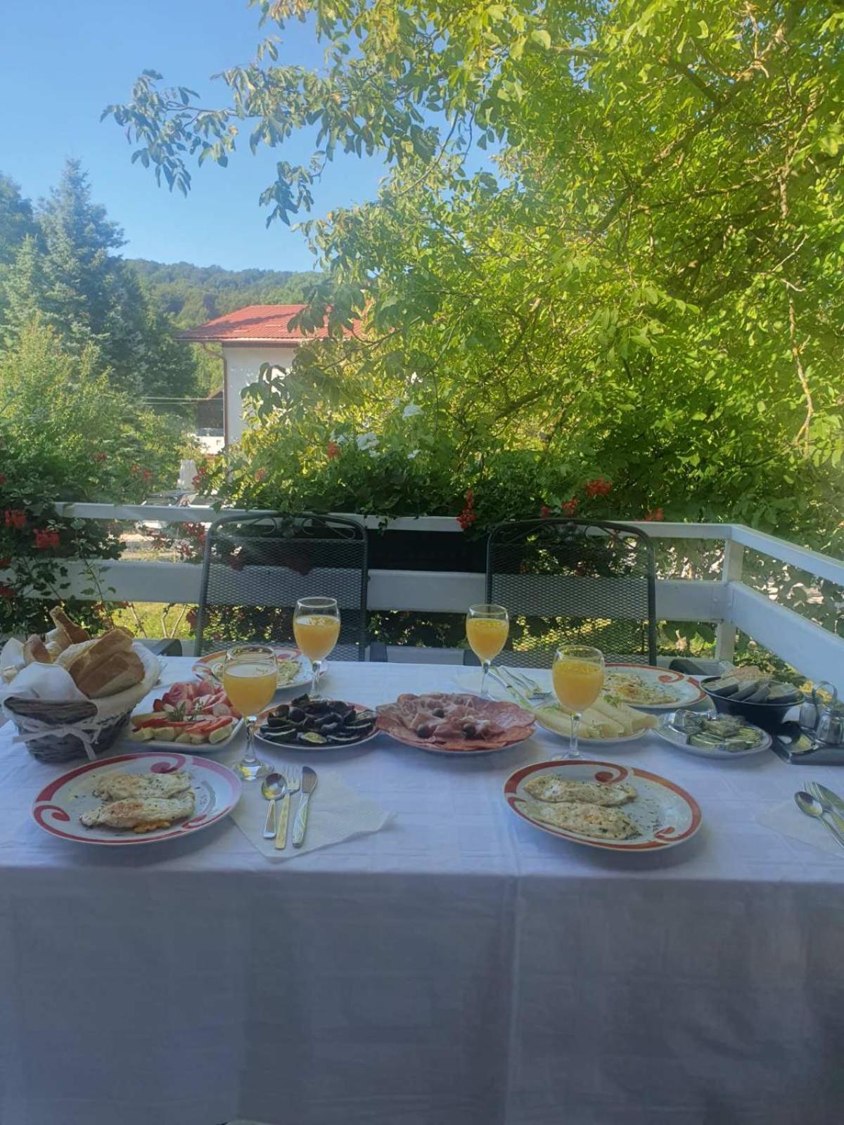 Guesthouse Nikola Plitvicka Jezera Ngoại thất bức ảnh